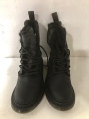 DR. MARTENS KOLBERT 1460 SNOWPLOW BOOTS BLACK - SIZE 4