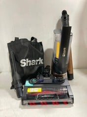 SHARK STRATOS CORDLESS STICK VACUUM PET PRO MODEL VACUUM CLEANER - RRP £299