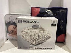 3 X ASSORTED ITEMS TO INCLUDE DAEWOO DREAMZ SINGLE HEATED FITTED BLANKET