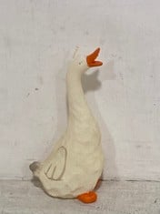 48 X STONE THE CROWS SMALL DUCK CANDLE - HEIGHT 16CM - TOTAL RRP £192