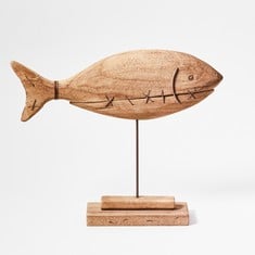 48 X STONE THE CROWS LONG FISH ON PLINTH - (H) 35 X (W) 39 X (D) 7 CM - TOTAL RRP £1584