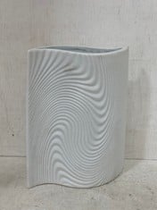 36 X STONE THE CROWS LARGE VASE - WHITE - TOTAL RRP £648