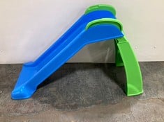 LITTLE TIKES TODDLERS FIRST SLIDE IN GREEN/BLUE