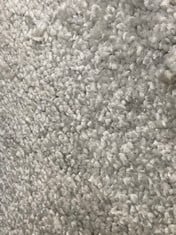 APPROX 3.4 X 4M ROLLED CARPET IN CHALK WHITE (COLLECTION ONLY)