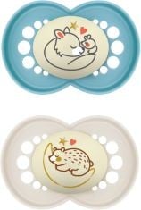 26 X MAM ORIGINAL NIGHT SOOTHER 16+ MONTHS (SET OF 2), SUSTAINABLE AND BIO-RENEWABLE BABY SOOTHER, SKINSOFT SILICONE TEAT, GLOW IN THE DARK SOOTHER, BLUE (DESIGNS MAY VARY).