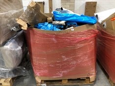 PALLET OF ASSORTED ITEMS TO INCLUDE FOLD OUT CLOTHES AIRER IN GREY TO INCLUDE VOUNOT LOG RACK 3M WITH COVER (ZONE 3) (KERBSIDE PALLET DELIVERY)