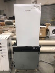 HISENSE FREESTANDING FULL SIZE INTEGRATED DISHWASHER - MODEL NO. HV643D60UK - RRP £379 AND FRIDGEMASTER UNDER COUNTER FRIDGE MODEL NO: MUR4894MF RRP - £140