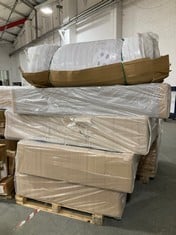 4 X ASSORTED BED BASES / PARTS / MATTRESSES TO INCLUDE SINGLE DIVAN BED BASE IN SILVER CRUSHED VELVET (ZONE 6) (KERBSIDE PALLET DELIVERY)