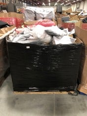 PALLET OF ASSORTED ITEMS TO INCLUDE CINKEE MAGNETIC SCREEN DOOR (ZONE 6) (KERBSIDE PALLET DELIVERY)