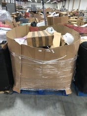 PALLET OF ASSORTED ITEMS TO INCLUDE BASICS SMALL FOOD FEEDER TO INCLUDE FLASH STARTER KIT (ZONE 6) (KERBSIDE PALLET DELIVERY)