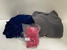 3 X ASSORTED XS ADULT ITEMS TO INCLUDE HAND MADE LOOSE KNIT EDITH HALTER TOP PINK - SIZE XS - TOTAL RRP £418