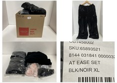 30 X ASSORTED XL ADULT CLOTHING ITEMS TO INCLUDE WIDE LEG CARGO PARACHUTE SEQUIN TROUSERS BLACK - SIZE XL (RRP £160)