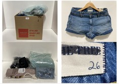 15 X ASSORTED SMALL ADULT CLOTHING ITEMS TO INCLUDE TAKE ME HOME KNIT SWEATER LIGHT BLUE - SIZE S (RRP £140)