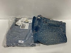 LEVI'S 80S MOM SHORT SIZE 30 TO INCLUDE RHINESTONE DETAIL BLUE JEANS SIZE 30 RRP- £ 248