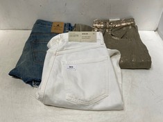 3 X ASSORTED SMALL ADULT CLOTHING ITEMS TO INCLUDE METALLIC LUCKY YOU MID RISE BARREL TROUSERS GOLD - SIZE 27 - TOTAL RRP £343