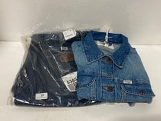 WRANGLER DENIM WAIST JACKET IN SIZE L TO INCLUDE WRANGLER WANDERER 622 HIGH RISE FL IN INDIGO SIZE 27/30 S