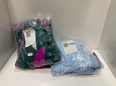 2 X ASSORTED MEDIUM ADULT JACKET ITEMS TO INCLUDE OUTPOST BOMBER JACKET SKY BLUE - SIZE M - TOTAL RRP £265