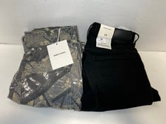 SOFT STRETCH BLACK DEMINS IN SIZE 28 RRP- £168.50 TO INCLUDE CAMMO PATTERN JEANS IN SIZE 28W