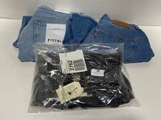 3 X ASSORTED DENIMS TO INCLUDE LEVI'S 501 SHORT MINI WAIST IN BLACK SIZE 26