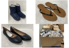 PALLET OF ASSORTED FOOTWEAR TO INCLUDE WOMENS THONG SANDAL BLACK - SIZE 6