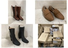 APPROX 22 X ASSORTED FOOTWEAR TO INCLUDE WOMENS RIDING BOOT TAN - SIZE 8