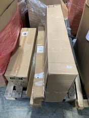 PALLET OF ASSORTED ITEMS TO INCLUDE HOLIDAY STYLING STRING LIGHT POLE DOUBLE