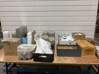 ASSORTED CATERING EQUIPMENT TO INCLUDE QTY OF PLASTIC SANDWISH BOX TRAYS AND CARDBOARD DRINK CARRIERS