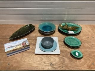 QTY OF ASSORTED PLATES AND DISHES TO INCLUDE COSTA NOVA STRELIZIA LEAF DISH AND COSTA NOVA AZUR PLATES TO INCLUDE SANDY BAY MUG SET