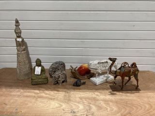 ASSORTMENT OF DECEROTIVE STATUES AND WILDLIFE STATUES TO INCLUDE SCARAP METAL CAMAL AND GLORIOUS SNAIL