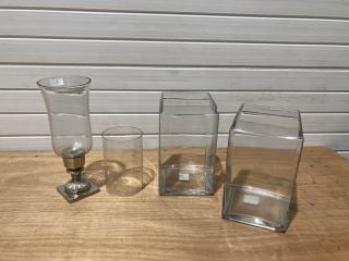 4 X ASSORTED GLASS VASES TO INLCUDE GOBLET AND CUBE DESIGNS