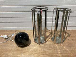 2 X ASSORTED SQUARE SILVER COLOUR HURRICANE LAMPS WHICH INCLUDE VENUS SPHERE LAMP