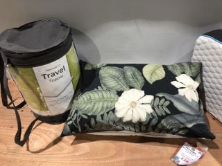 MAMMOTH TRAVEL TOPPER TO INCLUDE OCTASPRING PILLOW AND 2 X PILLOWS