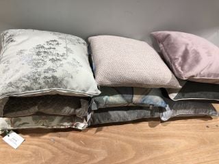 9 X ASSORTED CUSHIONS TO INCLUDE MONTROSE BLUSH CUSHION AND BLUE COLLAGE CUSHION