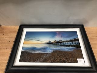 TYRONE QUALITY DAWIN AT EASTBOURNE PIER ART WALL RRP - £199.00