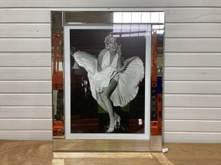 MARYLIN MONROE LIQUID WALL ART IN MIRRORED FRAME RRP: £196