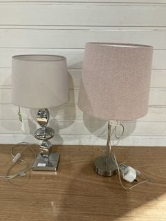 2 X ASSORTED LAMPS TO INCLUDE DAR LIGHTING WICKFORD TABLE LAMP AND PINK COLOUR SHADE PIPE LAMP