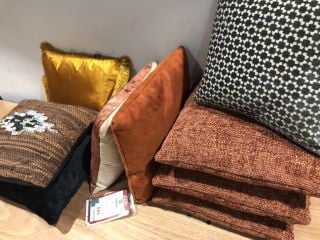 9 X ASSORTED CUSHIONS TO INCLUDE LEXI ANTIQUE GOLD CUSHION AND MONTROSE BLACK CUSHION