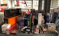 QUANTITY OF HEALTH & BEAUTY ITEMS TO INCLUDE NEUTROGENA N/F LIPCARE 4.8G: LOCATION - C