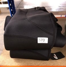 2 X OWNTOP BLACK WETSUIT: LOCATION - D