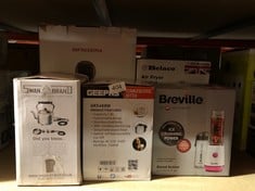 QUANTITY OF ITEMS TO INCLUDE BREVILLE BLEND ACTIVE PERSONAL BLENDER & SMOOTHIE MAKER | 350W | 2 PORTABLE BLEND ACTIVE BOTTLES (600ML) | LEAK PROOF LIDS | WHITE & PINK [VBL248]: LOCATION - D RACK