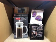 QUANTITY OF KITCHEN & APPLIANCES ITEMS TO INCLUDE BODUM CAFFETTIERA COFFEE MAKER, BLACK, 8 CUP: LOCATION - A RACK