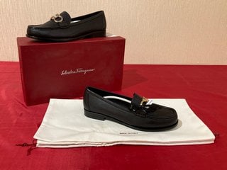 SALVATORE FERRAGAMO WOMEN'S ROLO MOCASSINS IN BLACK - UK 6 - RRP £545: LOCATION - LUXURY