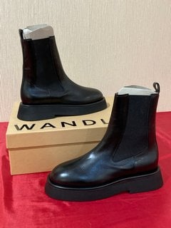 WANDLER WOMEN'S ROSA BOOTS ELASTIC IN BLACK - UK 7 - RRP £430: LOCATION - LUXURY