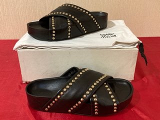 SIMON MILLER WOMEN'S SPUR LEATHER SLIDE SANDALS IN BLACK/STUDS - UK 6 - RRP £410: LOCATION - LUXURY