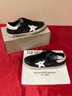 GOLDEN GOOSE MEN'S SUPERSTAR LEATHER TRAINERS IN BLACK/WHITE - UK 7 - RRP £370: LOCATION - LUXURY