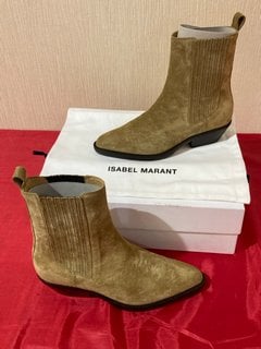 ISABEL MARANT WOMEN'S DELENA SUEDE WESTERN BOOTS IN TAUPE - UK 4 - RRP £590: LOCATION - LUXURY