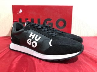 HUGO MEN'S ICELIN SCRIPT TRAINERS IN BLACK - UK 10 - RRP £179: LOCATION - LUXURY