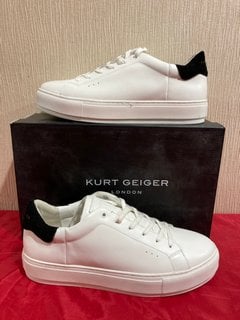 KURT GEIGER LONDON MEN'S LANEY LEATHER CUPSOLE TRAINERS IN WHITE - UK 11 - RRP £139: LOCATION - LUXURY