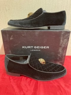 KURT GEIGER LONDON MEN'S HUGH EAGLE HEAD VELVET LOAFERS IN BLACK - UK 10 - RRP £169: LOCATION - LUXURY