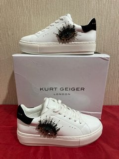 KURT GEIGER LONDON WOMEN'S LANEY EYE LEATHER FLATFORM TRAINERS IN WHITE - UK 5 - RRP £159: LOCATION - LUXURY